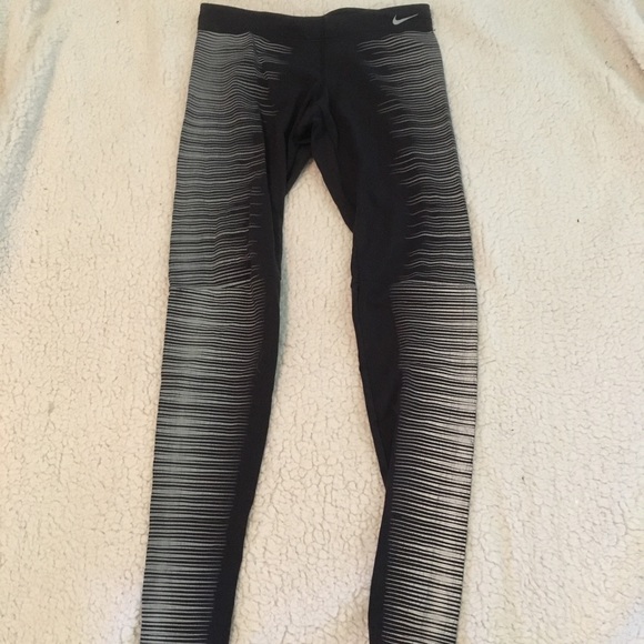 Nike Pants - Nike flash leggings